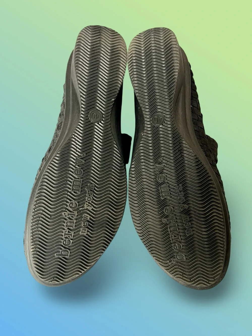 Bernie Mev New York Black Elastic Woven Pull on Mary Jane Wedge Sz40